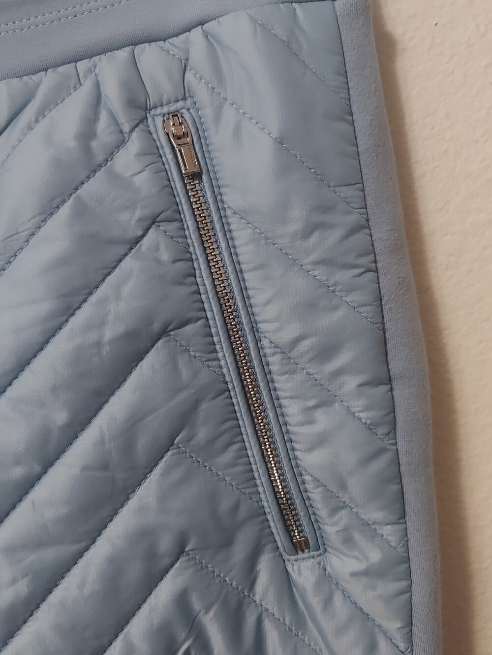 Athleta Woman's Quilted Light Blue Jogger Pants Size 4 - Picture 4 of 7